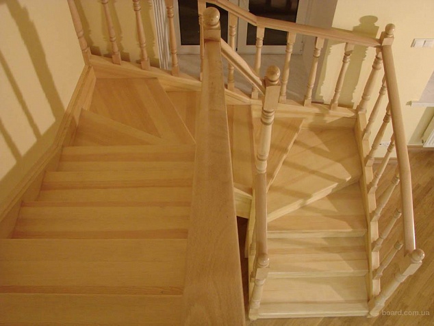 П образная лестница с забежными ступенями 